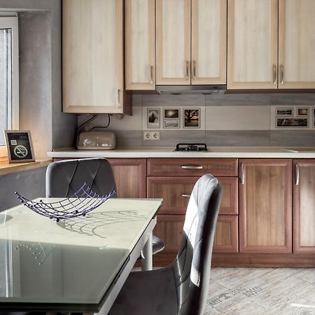 Apartments On Zaliznychna 49 Ивано-Франковск Экстерьер фото