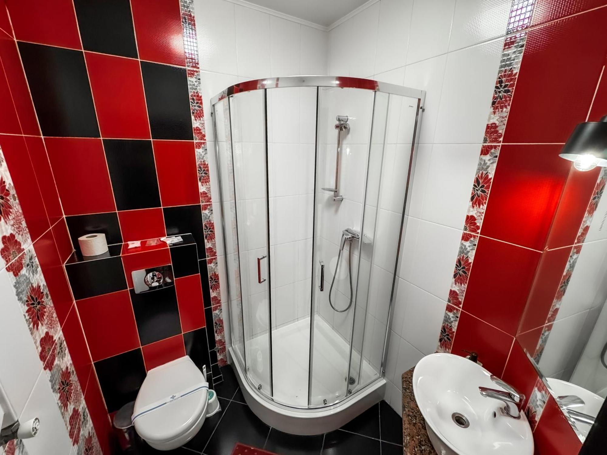 Apartments On Zaliznychna 49 Ивано-Франковск Экстерьер фото
