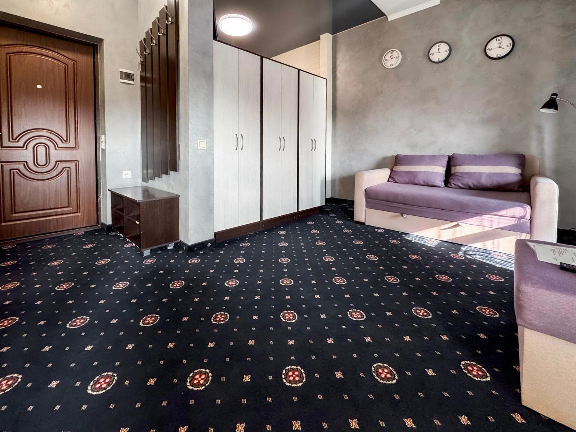 Apartments On Zaliznychna 49 Ивано-Франковск Экстерьер фото
