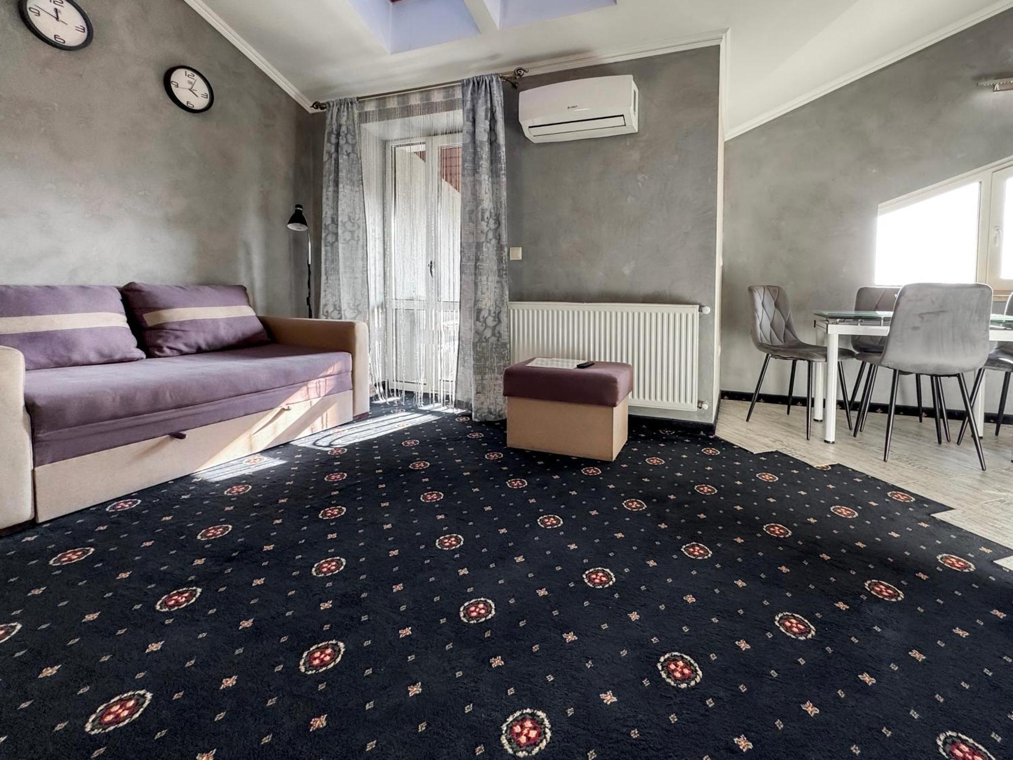 Apartments On Zaliznychna 49 Ивано-Франковск Экстерьер фото