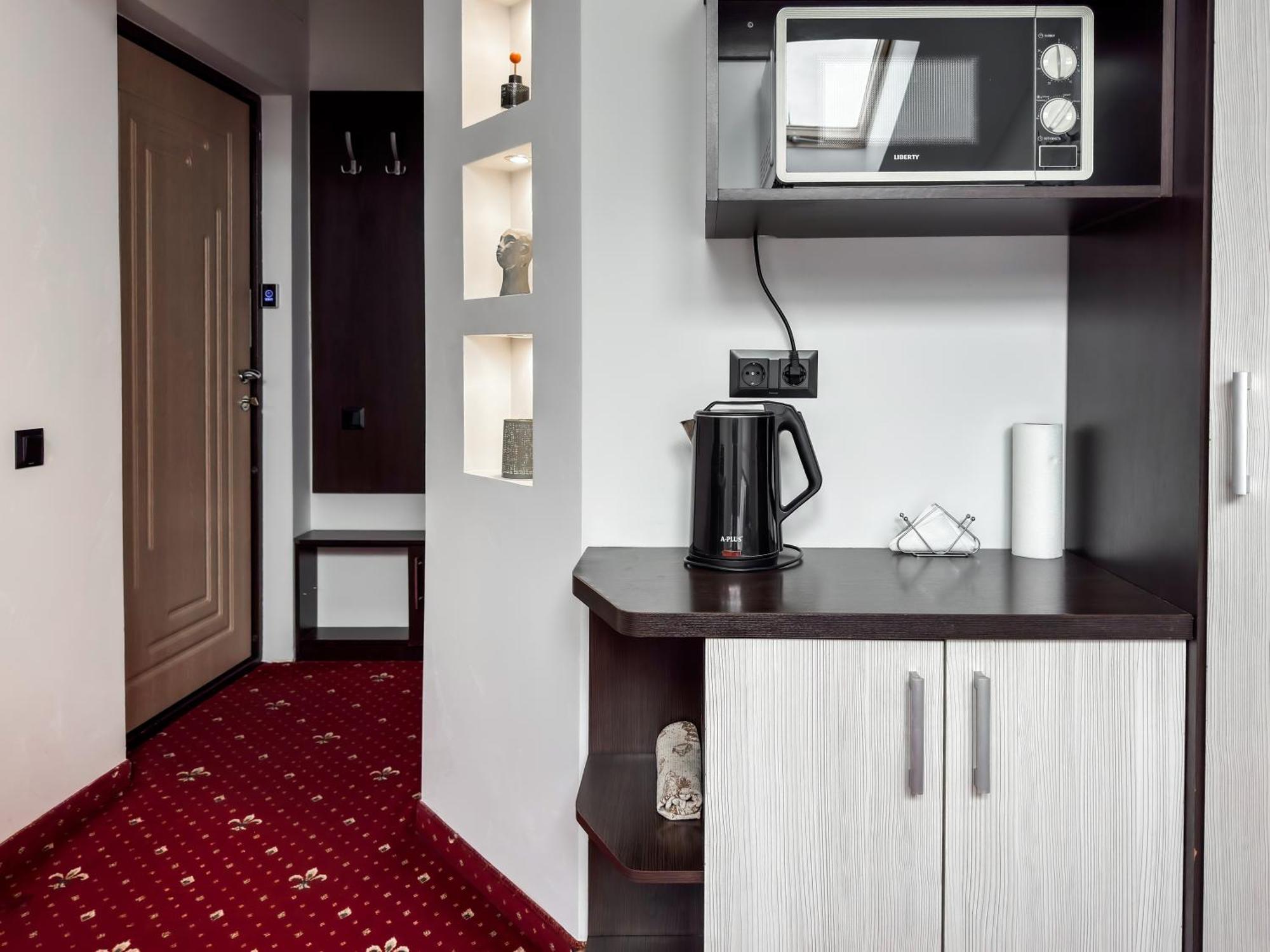 Apartments On Zaliznychna 49 Ивано-Франковск Экстерьер фото