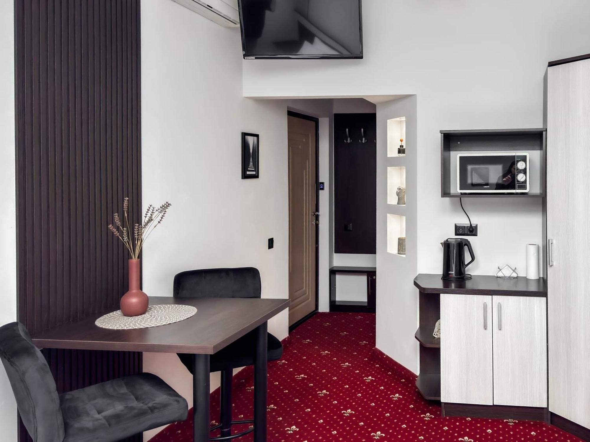 Apartments On Zaliznychna 49 Ивано-Франковск Экстерьер фото