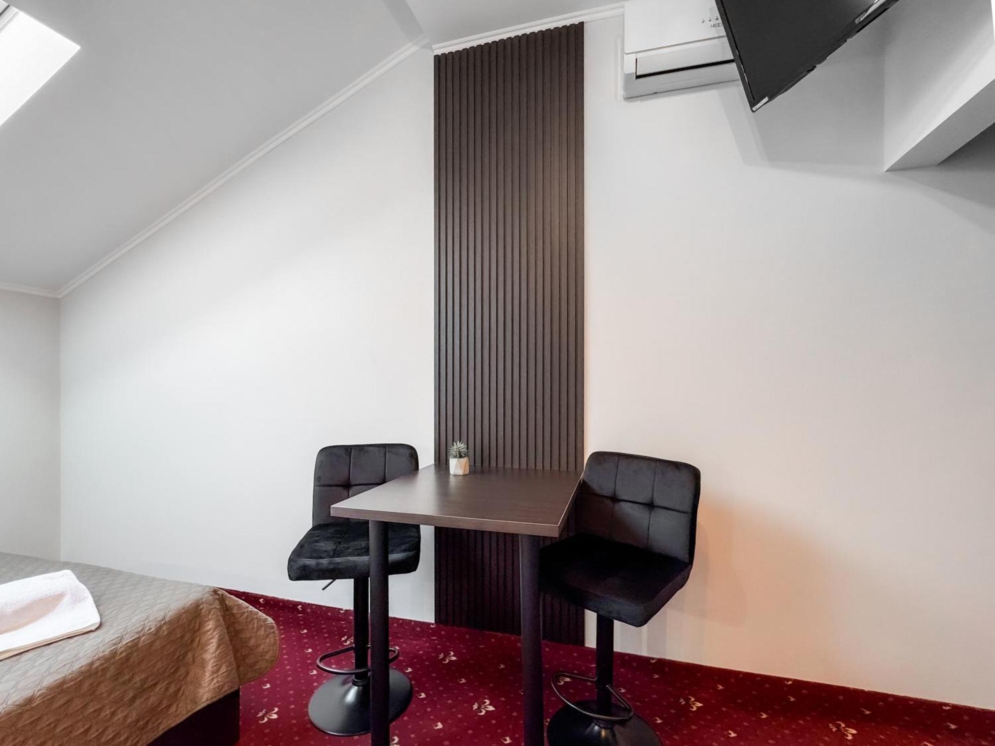 Apartments On Zaliznychna 49 Ивано-Франковск Экстерьер фото