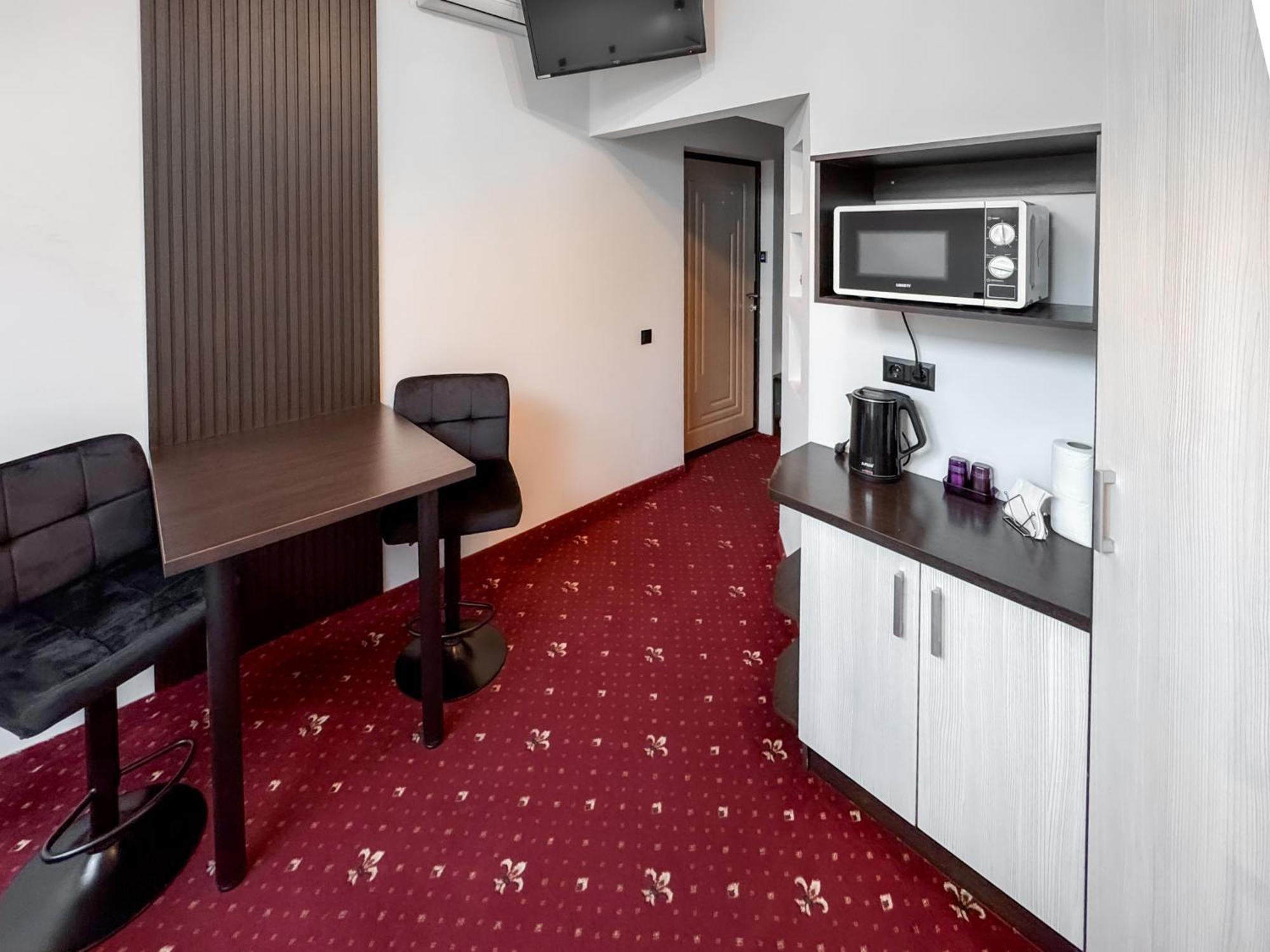 Apartments On Zaliznychna 49 Ивано-Франковск Экстерьер фото