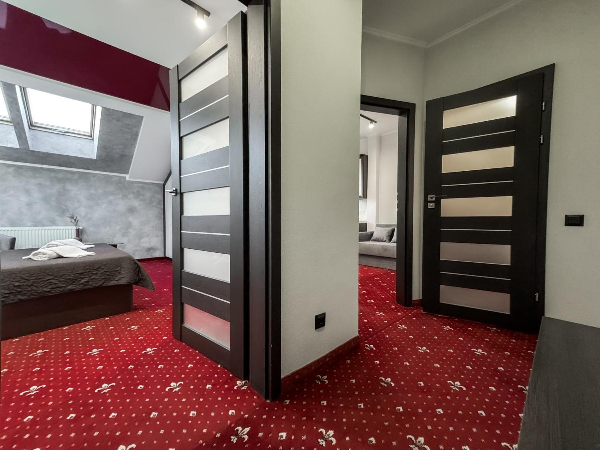 Apartments On Zaliznychna 49 Ивано-Франковск Экстерьер фото