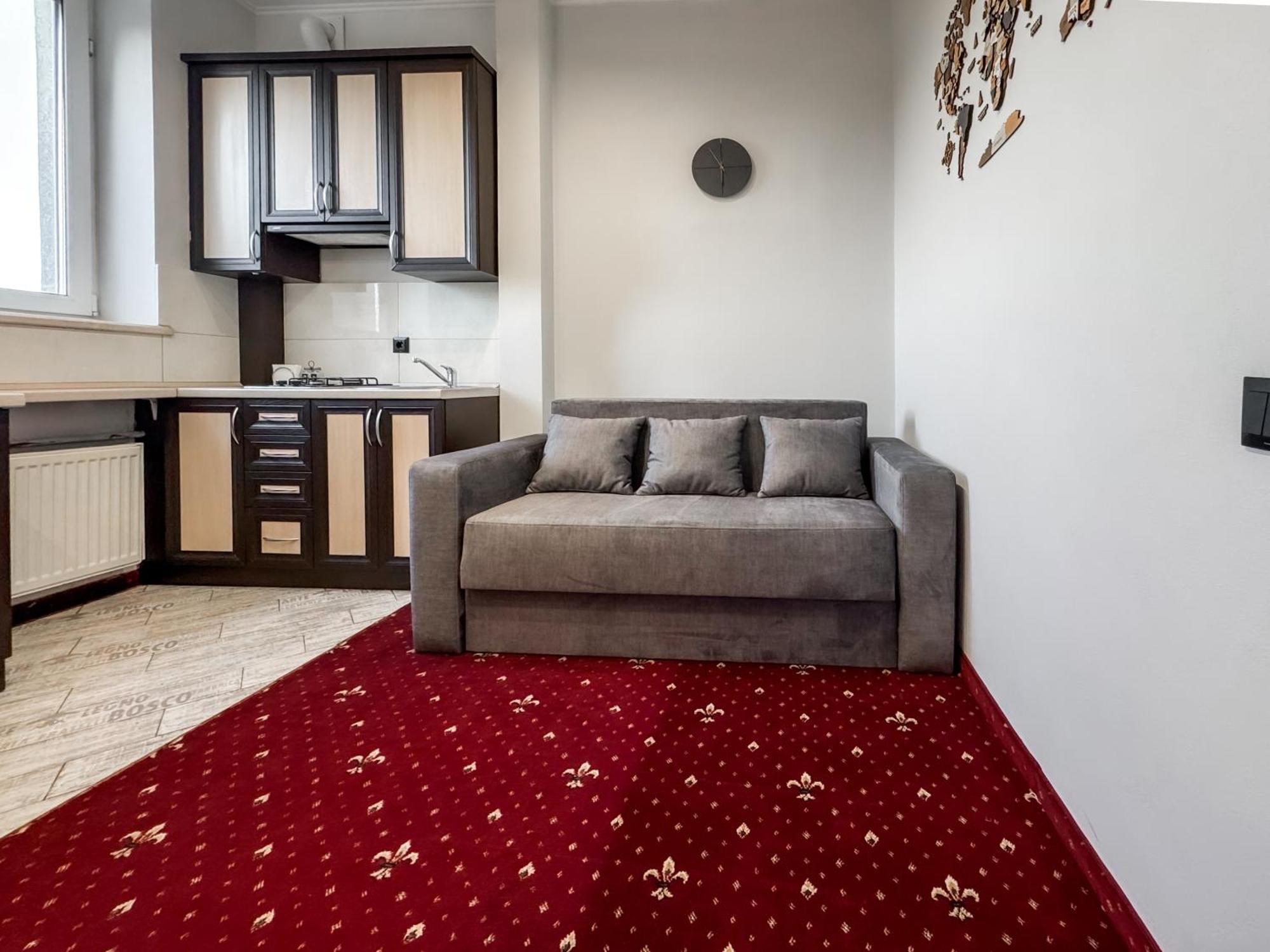 Apartments On Zaliznychna 49 Ивано-Франковск Экстерьер фото