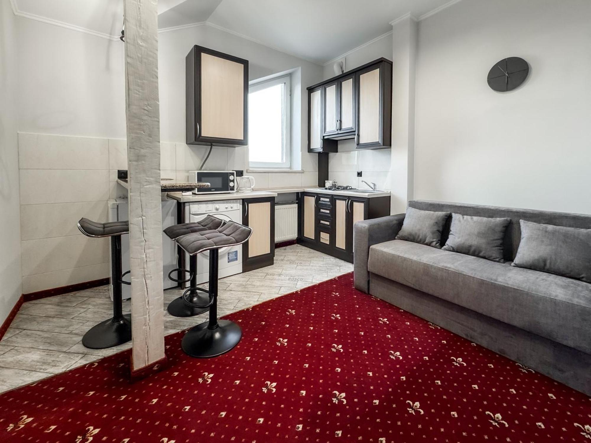 Apartments On Zaliznychna 49 Ивано-Франковск Экстерьер фото