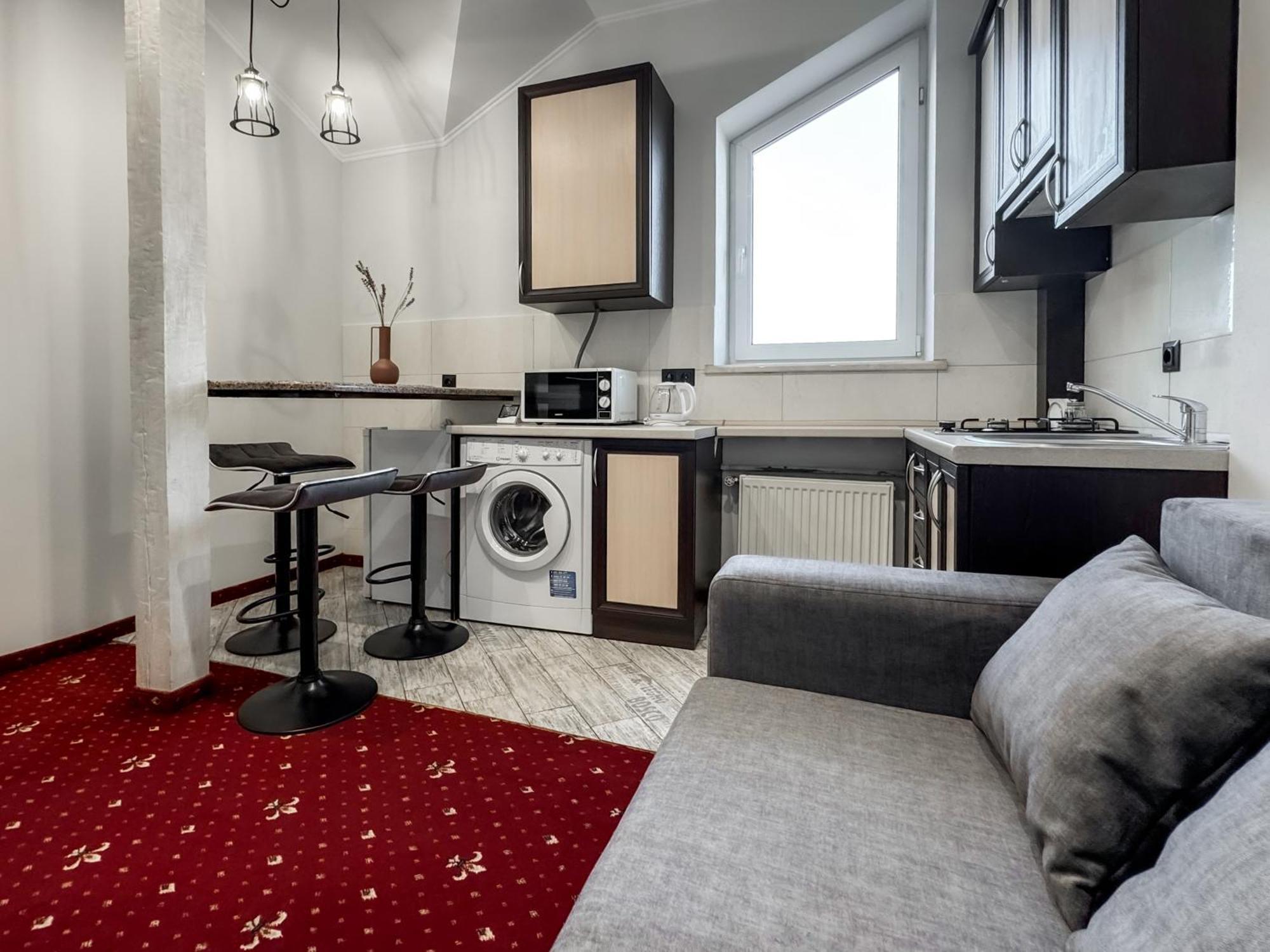 Apartments On Zaliznychna 49 Ивано-Франковск Экстерьер фото