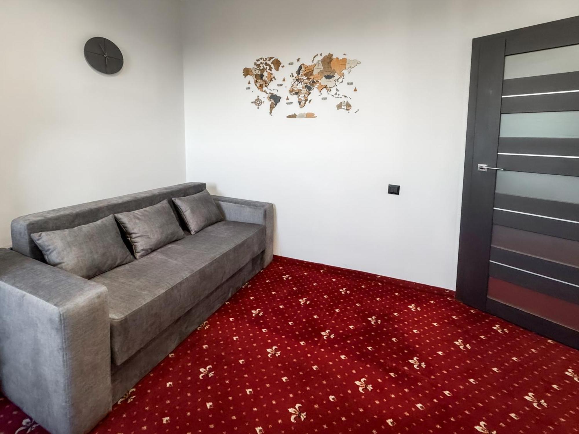 Apartments On Zaliznychna 49 Ивано-Франковск Экстерьер фото