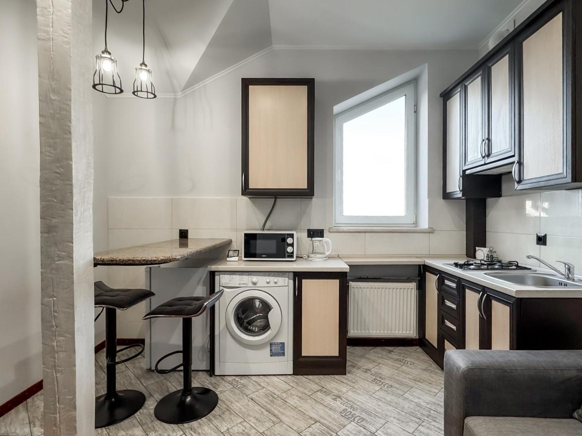 Apartments On Zaliznychna 49 Ивано-Франковск Экстерьер фото