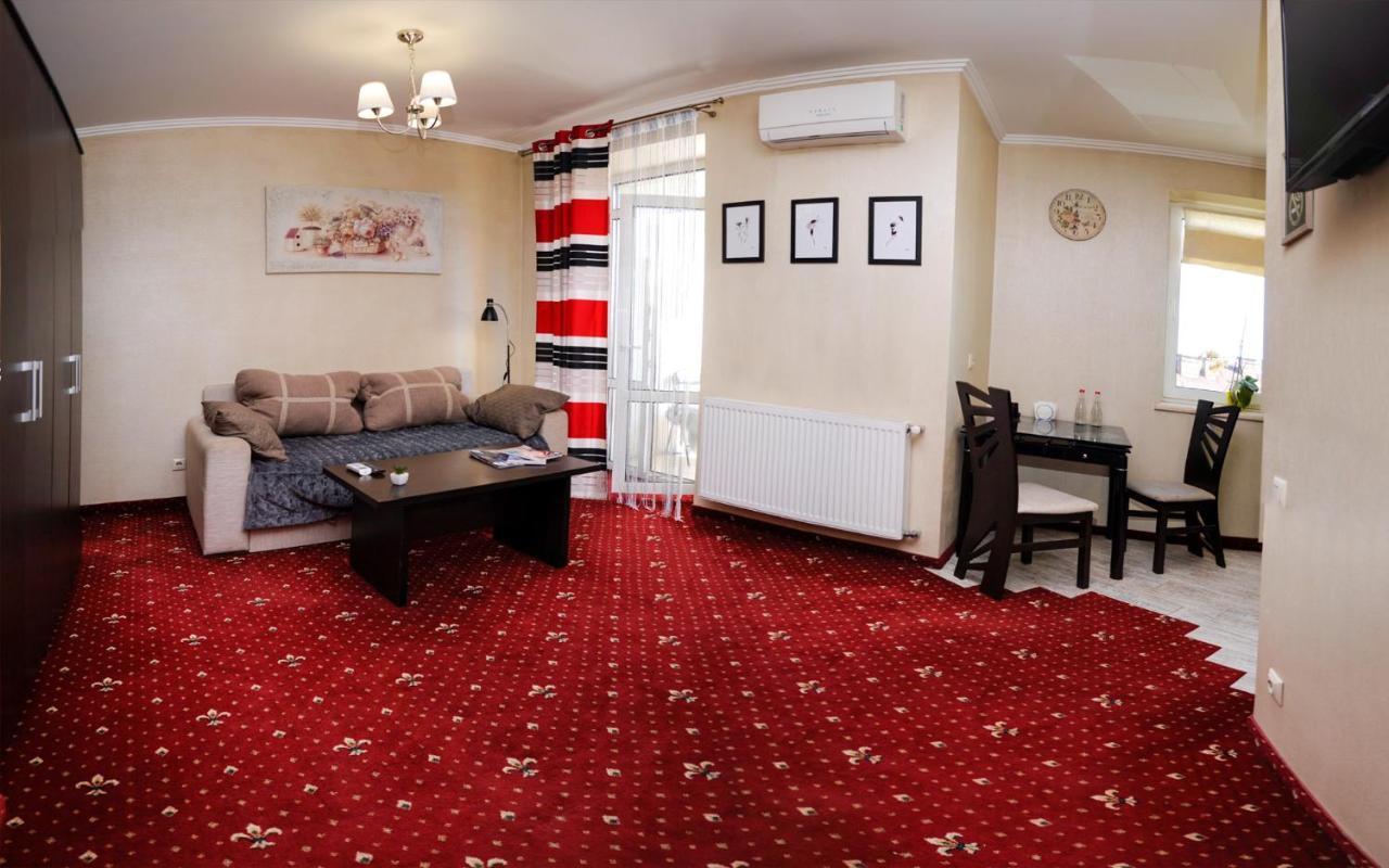 Apartments On Zaliznychna 49 Ивано-Франковск Номер фото